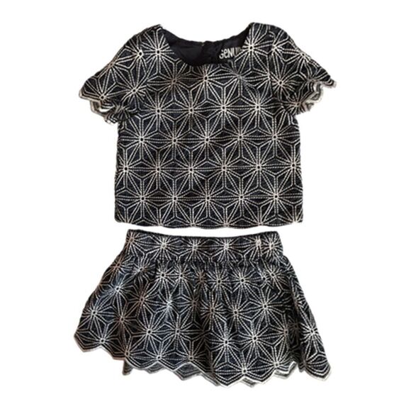 Genuine Kids From OshKosh Embroidered Skirt & Top Set Size 18 Months - Picture 4 of 5